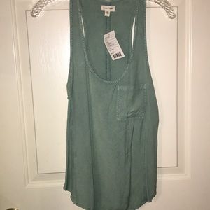 Medium- silence + noise tank with side cut outs